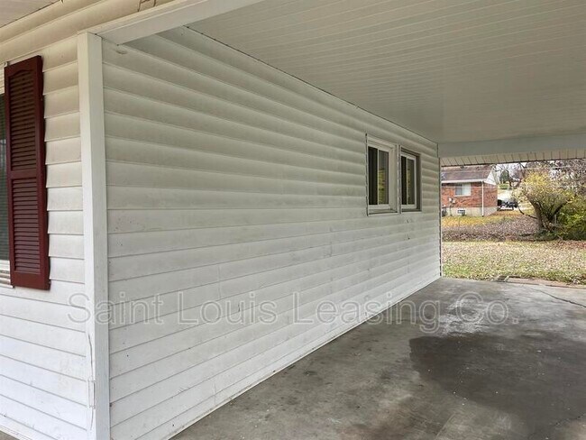 Building Photo - 1654 Mowbry Ln
