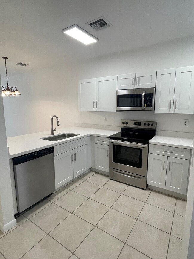 17383 NW 7th Ave, Miami Gardens, FL 33169 Townhome Rentals in Miami