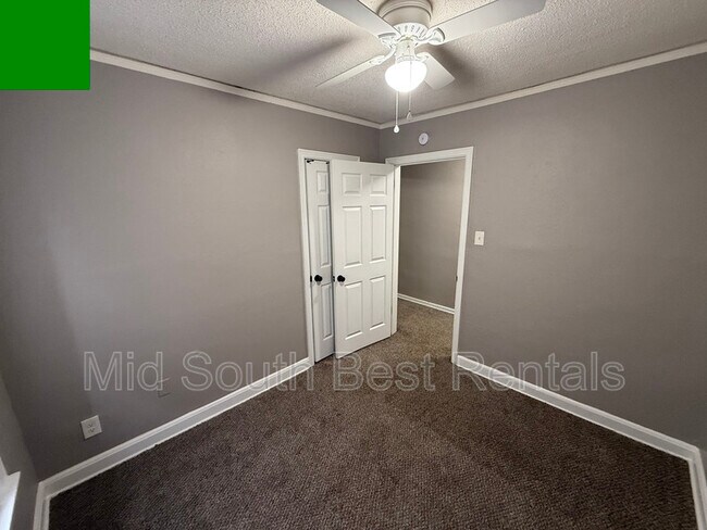 Foto del edificio - 3588 Bowen Ave
