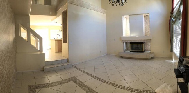 Foto del edificio - 1563 Silver Falls Ave