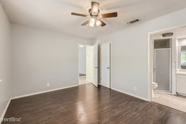Building Photo - 4 br, 2 bath House - 5623 Lon Chaney Drive