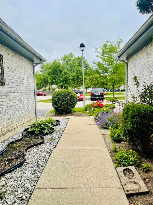 Building Photo - 1506 Fernwood Ct