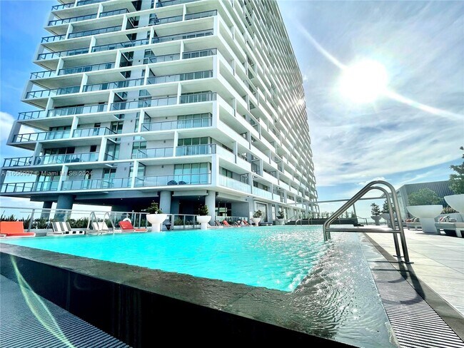Building Photo - 2000 Metropica Wy