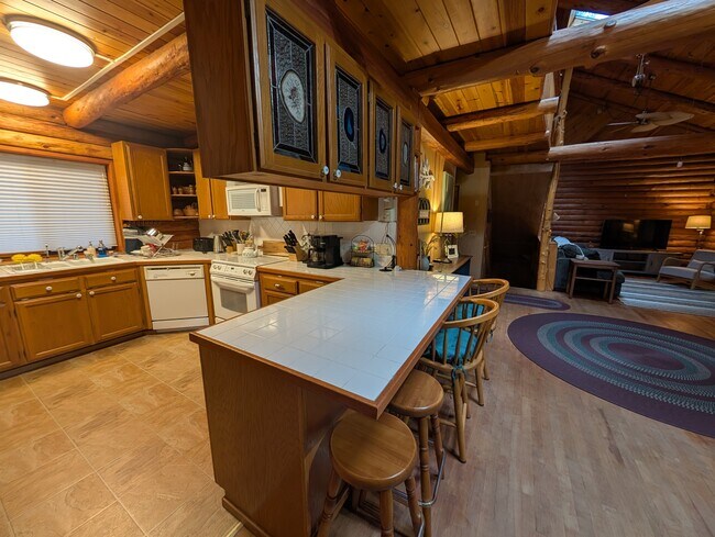 Foto del edificio - 7312 E Evans Creek Rd