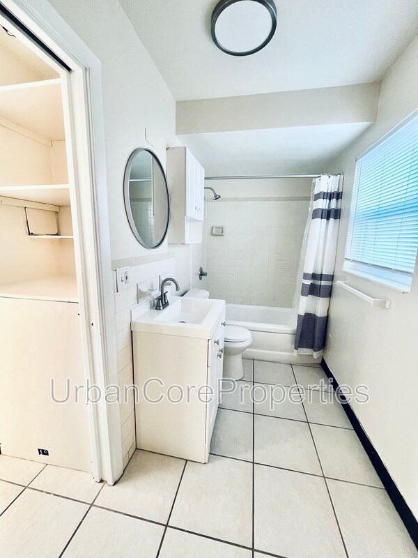 Building Photo - 105 7th Ave N