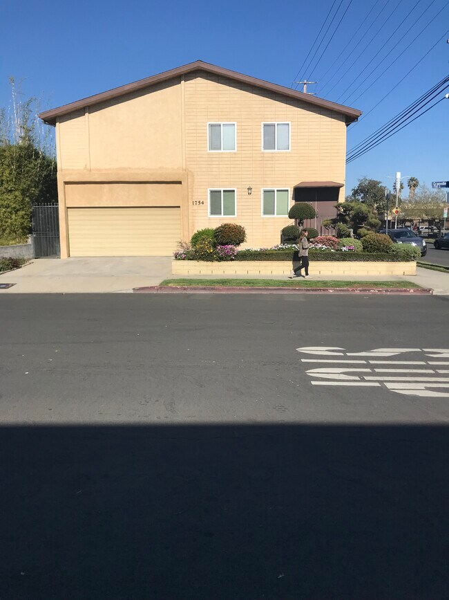 Foto del edificio - 1754 Granville Ave