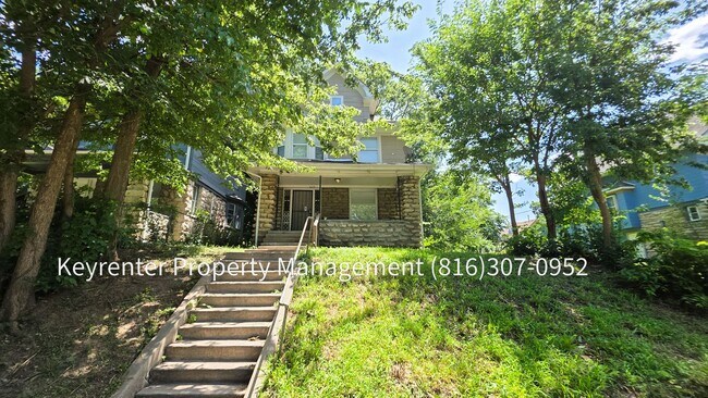 Foto del edificio - Welcome Home to This Bright & Inviting 4 Bed, 2 Bath