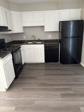 Building Photo - 3 Londonderry Square