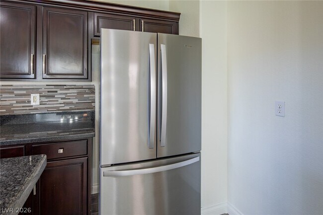 Foto del edificio - 1068 Crescent Falls St