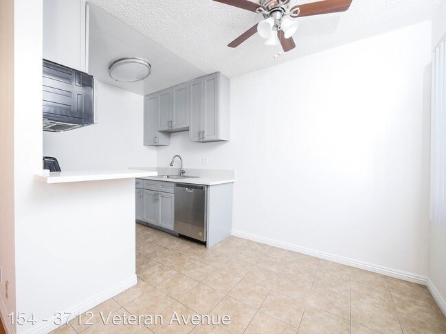 Building Photo - 1 br, 1 bath Apartment - 3712 Veteran Avenue