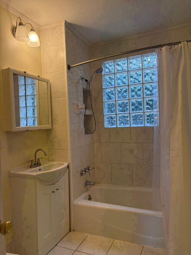 Foto del edificio - 407 Hemphill St