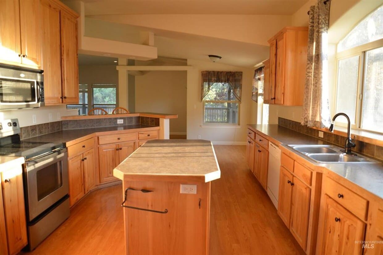 Primary Photo - Beautiful open concept home located on Cle...
