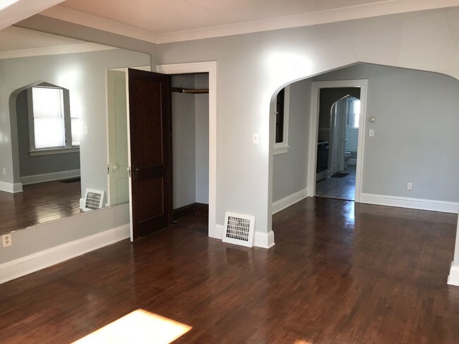 Building Photo - 3 br, 1 bath House - 1023 Fuller Avenue