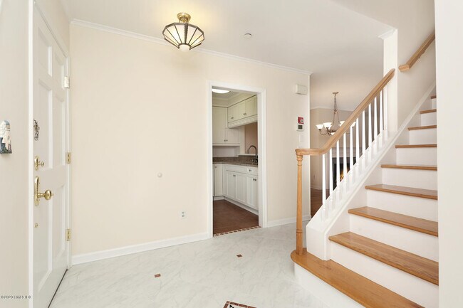 Building Photo - 51 Forest Ave