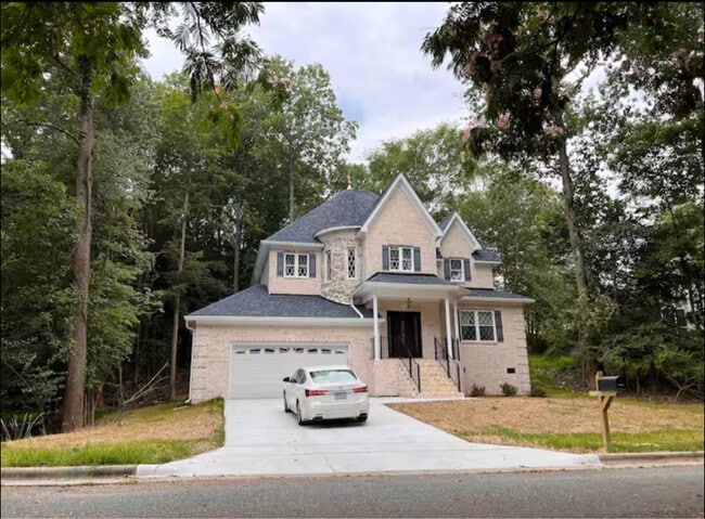 Building Photo - 3100 Stratford Ct