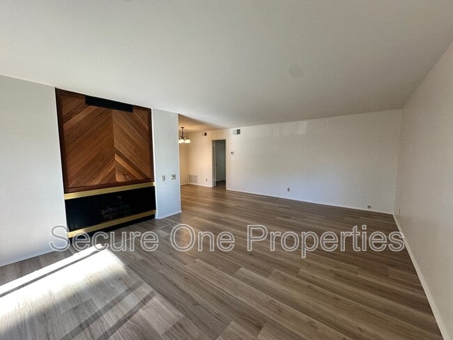 Foto del edificio - 31555 Lindero Canyon Rd