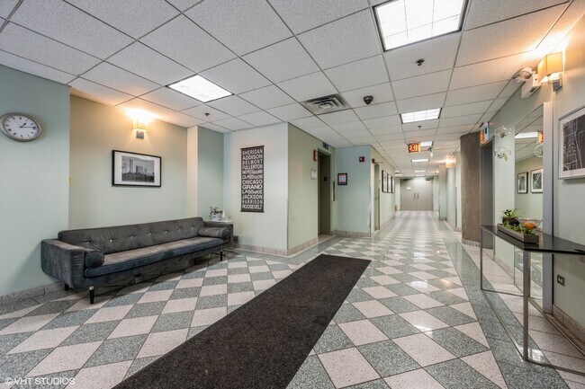 Building Photo - 1516 S Wabash Ave