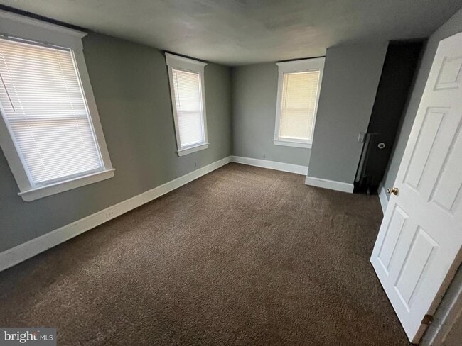 Foto del edificio - 606 Bridgeboro St