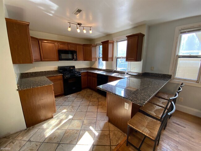 Building Photo - 7 br, 3 bath House - 514 E Ann St # 1 514 ...
