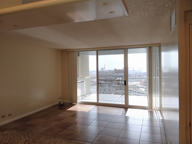 Living room - 1212 Nuuanu Ave