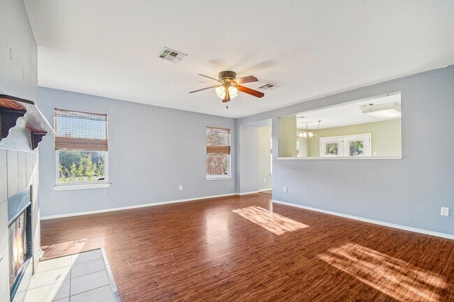 Foto del edificio - 100 Kendall Cove