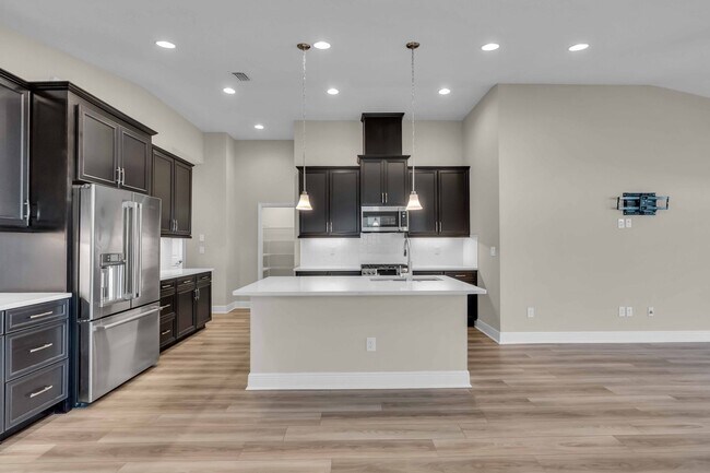 Photo - Beautiful Villa, ready to make it your home.