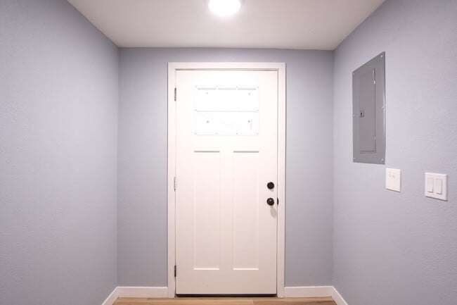 Foto del edificio - 1663 Gene Rd