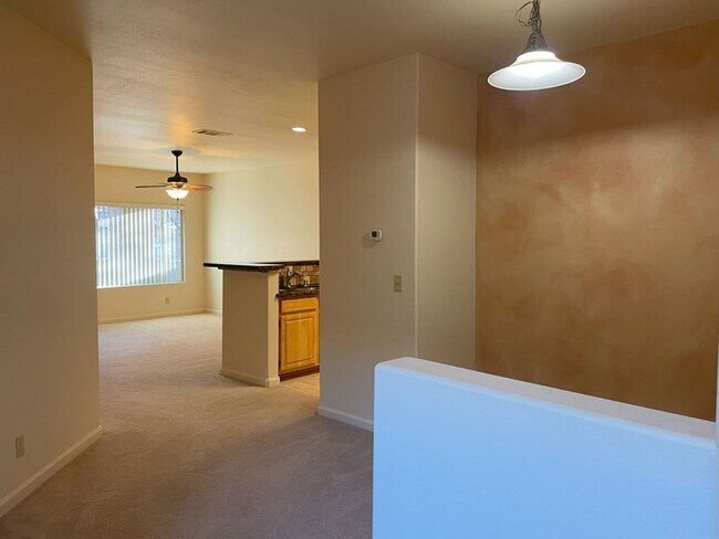 Foto del edificio - South Reno Tanamera Two Bedroom Upstairs Condo