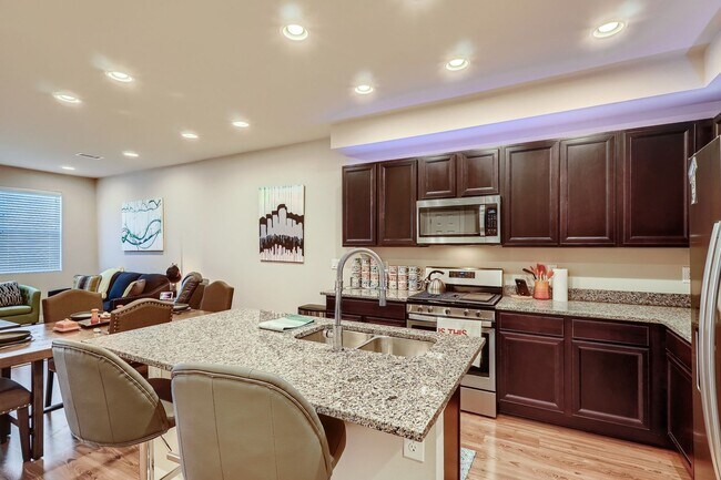 Foto del edificio - 4722 N Kittredge St