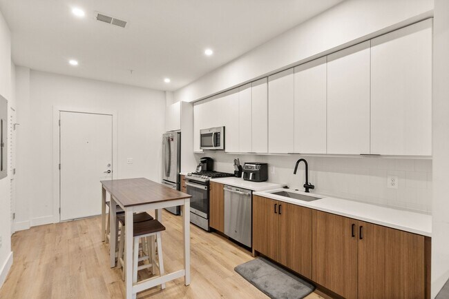 Foto del edificio - 5230 Georgia Ave NW