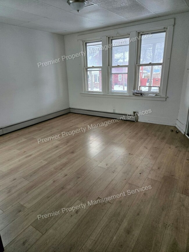 Building Photo - 1206 9th Ave