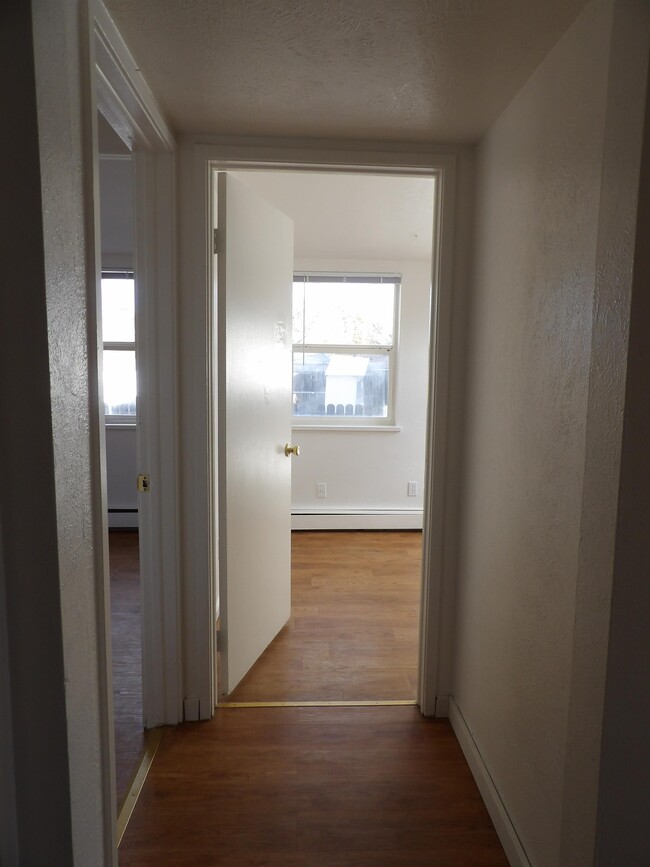 Foto del edificio - 1545 E 6th St