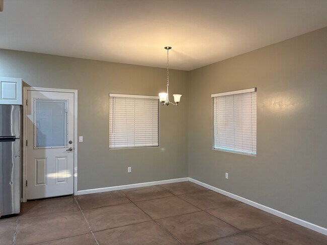 Foto del edificio - 3623 E Bellevue St