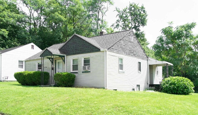 Building Photo - Affordable 2-Bedroom Home Near Downtown Xenia