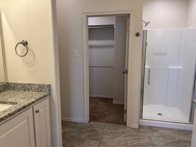 Foto del edificio - 2Bed/2Bath Duplex