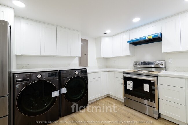 Foto del edificio - 4646 S Willow St