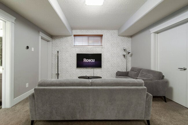 Building Photo - 3573 Cherry Landing SW