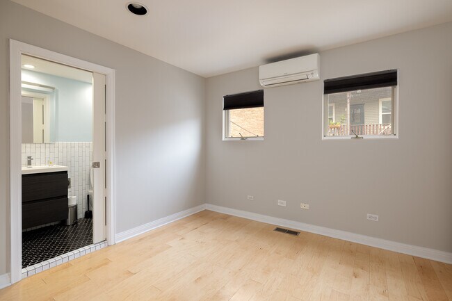 Foto del edificio - 1742 W Crystal St