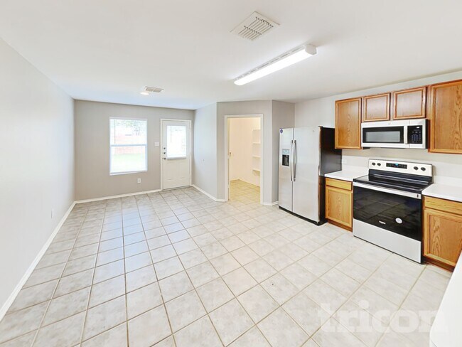 Foto del edificio - 1128 Maplewood Ln