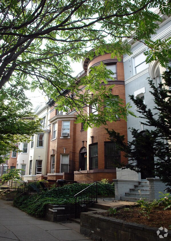 Foto del edificio - 1834 Calvert St NW