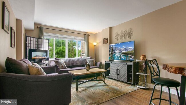 Foto del edificio - 5340 Holmes Run Pkwy