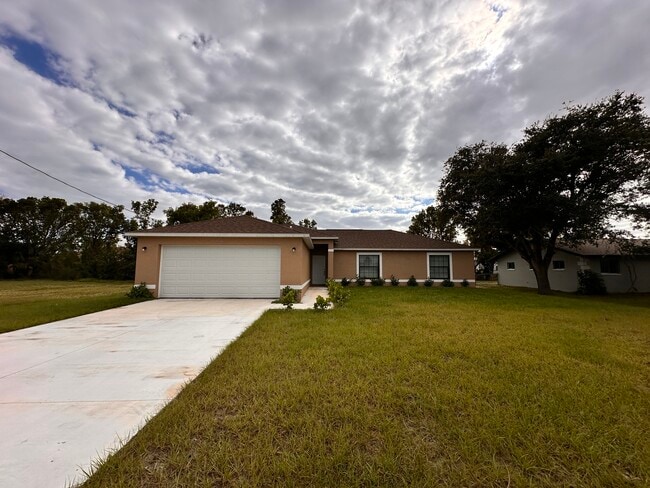 Building Photo - 1800 Coral Point Dr