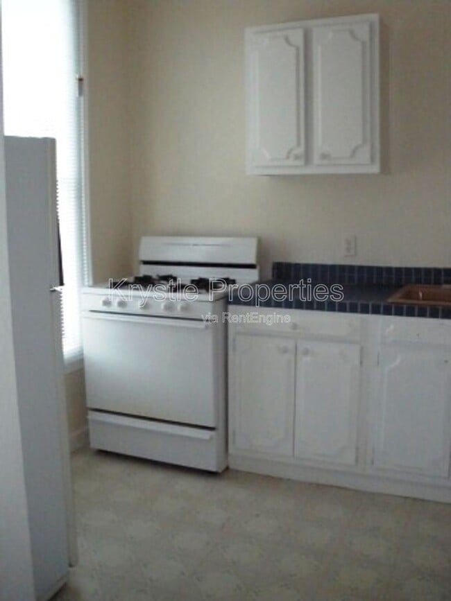 Building Photo - 1117 Sutter St