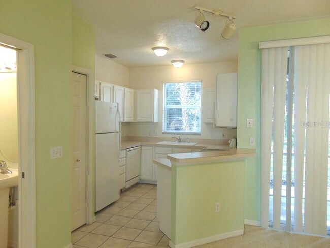Building Photo - 13660 Forest Lake Dr