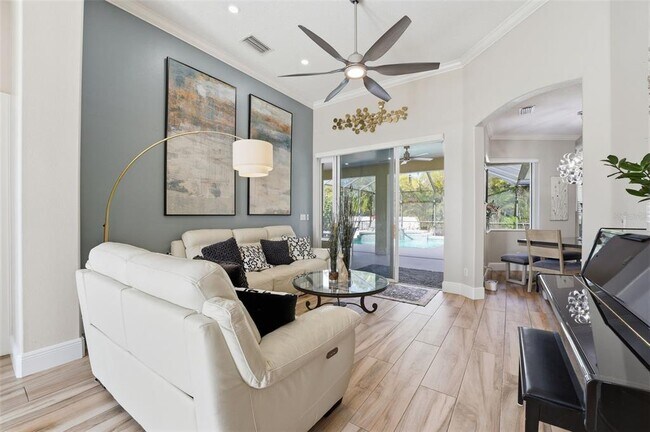 Foto del edificio - 6331 Yellow Wood Pl