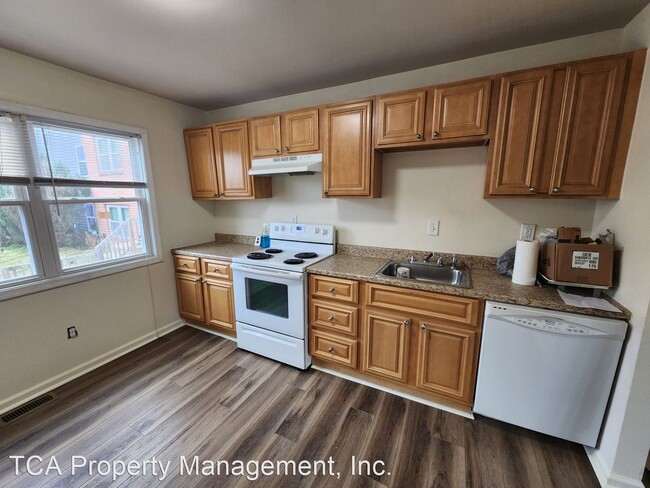 Building Photo - 3 br, 1.5 bath House - 1857 Simons Court