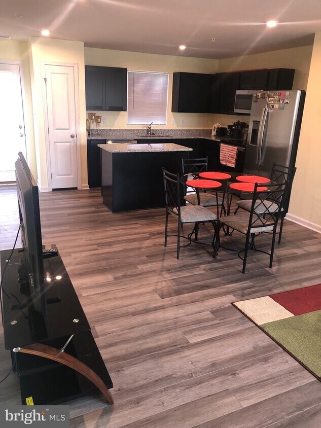 Foto principal - 168 MARINERS Way