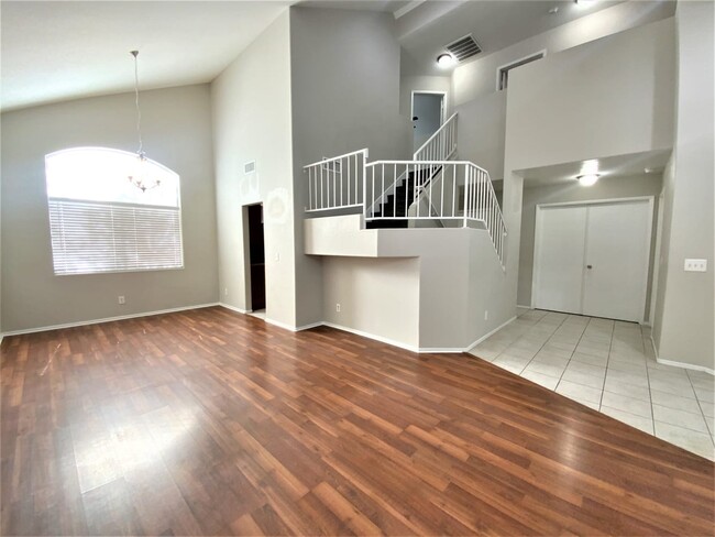 Building Photo - 1221 Taramar St