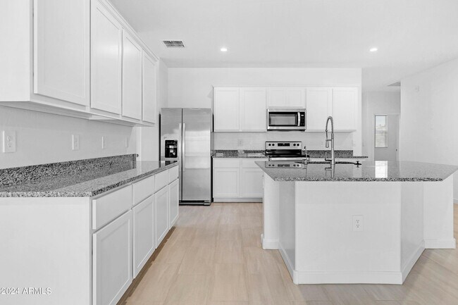 Foto del edificio - 2856 W Seaver Ave