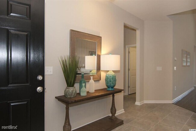Building Photo - 731 Salerno Cir
